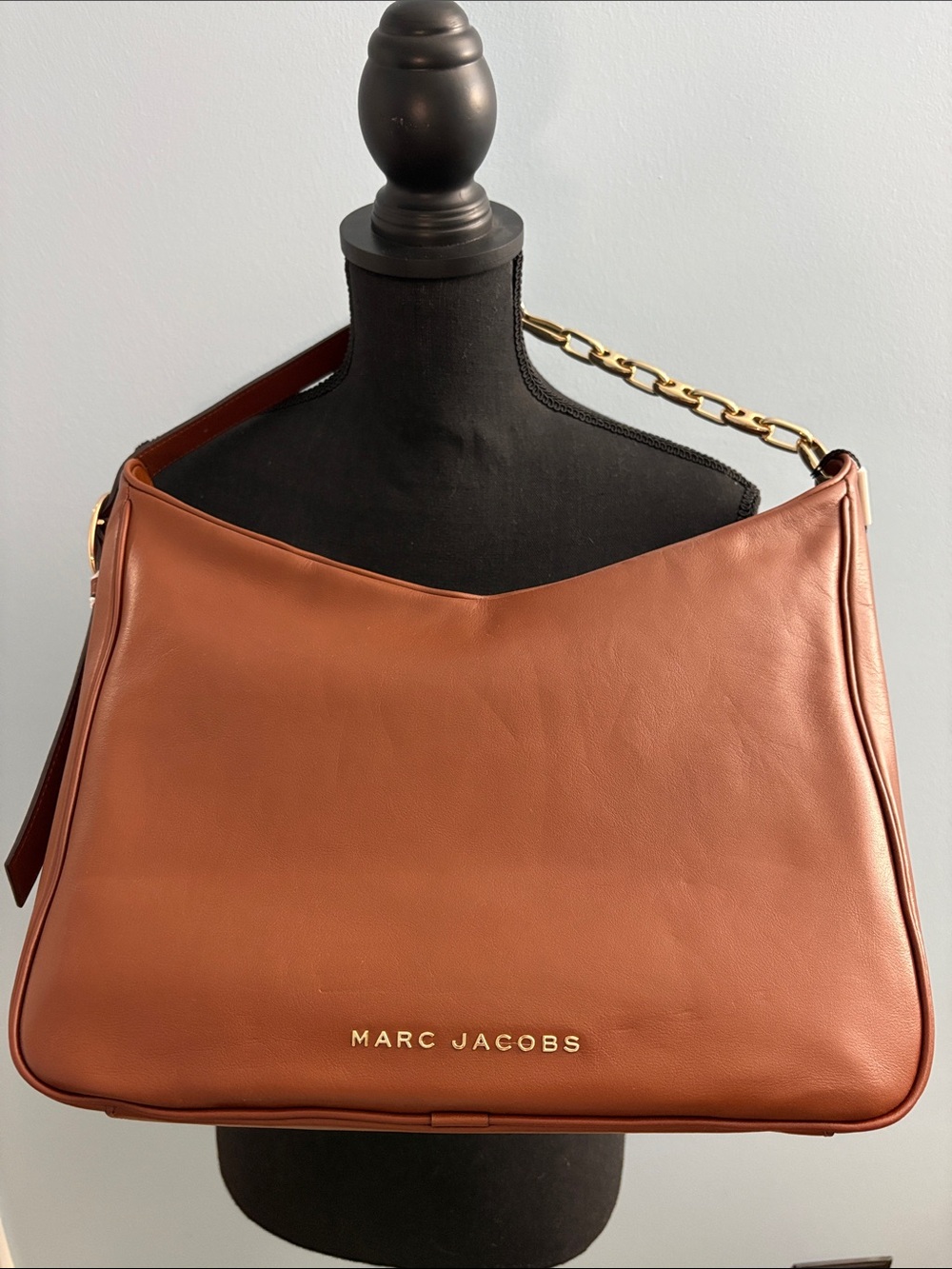 Marc Jacobs Smooth Chestnut Leather Shoulder Bag with Gold Chain Accent